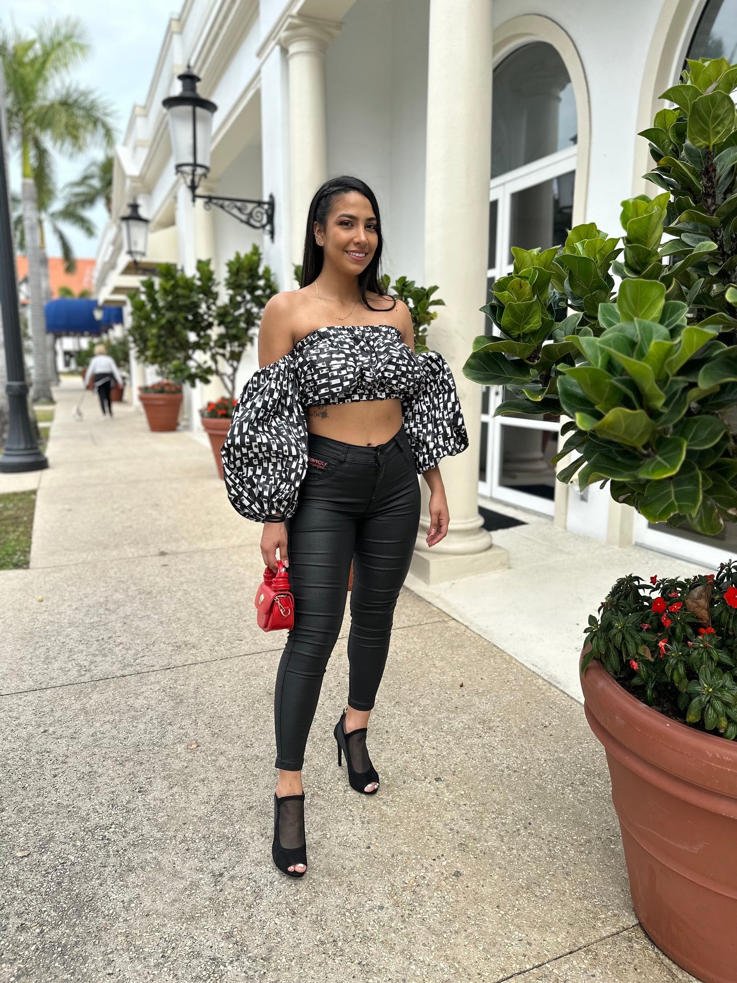 Tatu Women's African Print Off-shoulder Crop Top (Black/White)