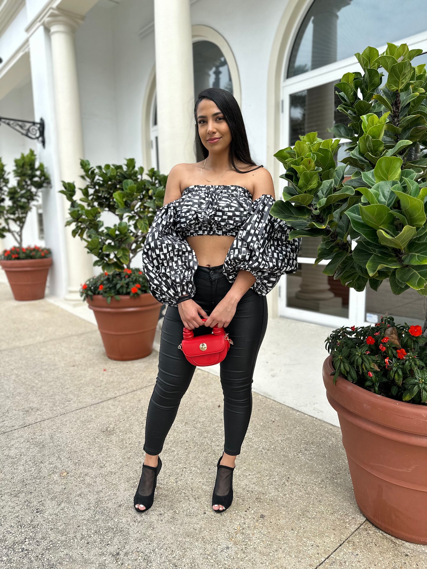 Tatu Women's African Print Off-shoulder Crop Top (Black/White)